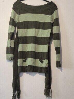 Sweaterwith scarf